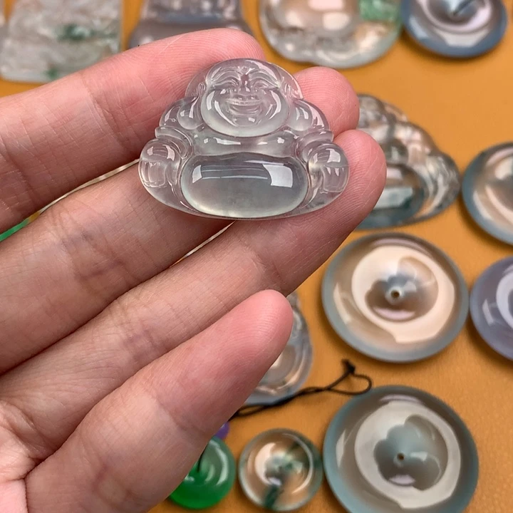 颈饰未镶嵌翡翠….