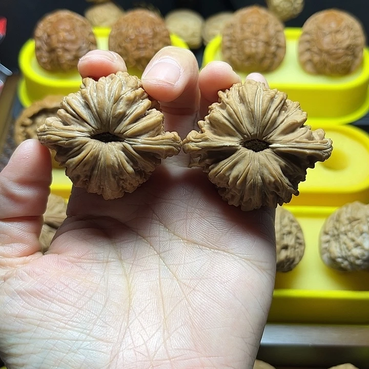 文玩核桃吊坠四座楼