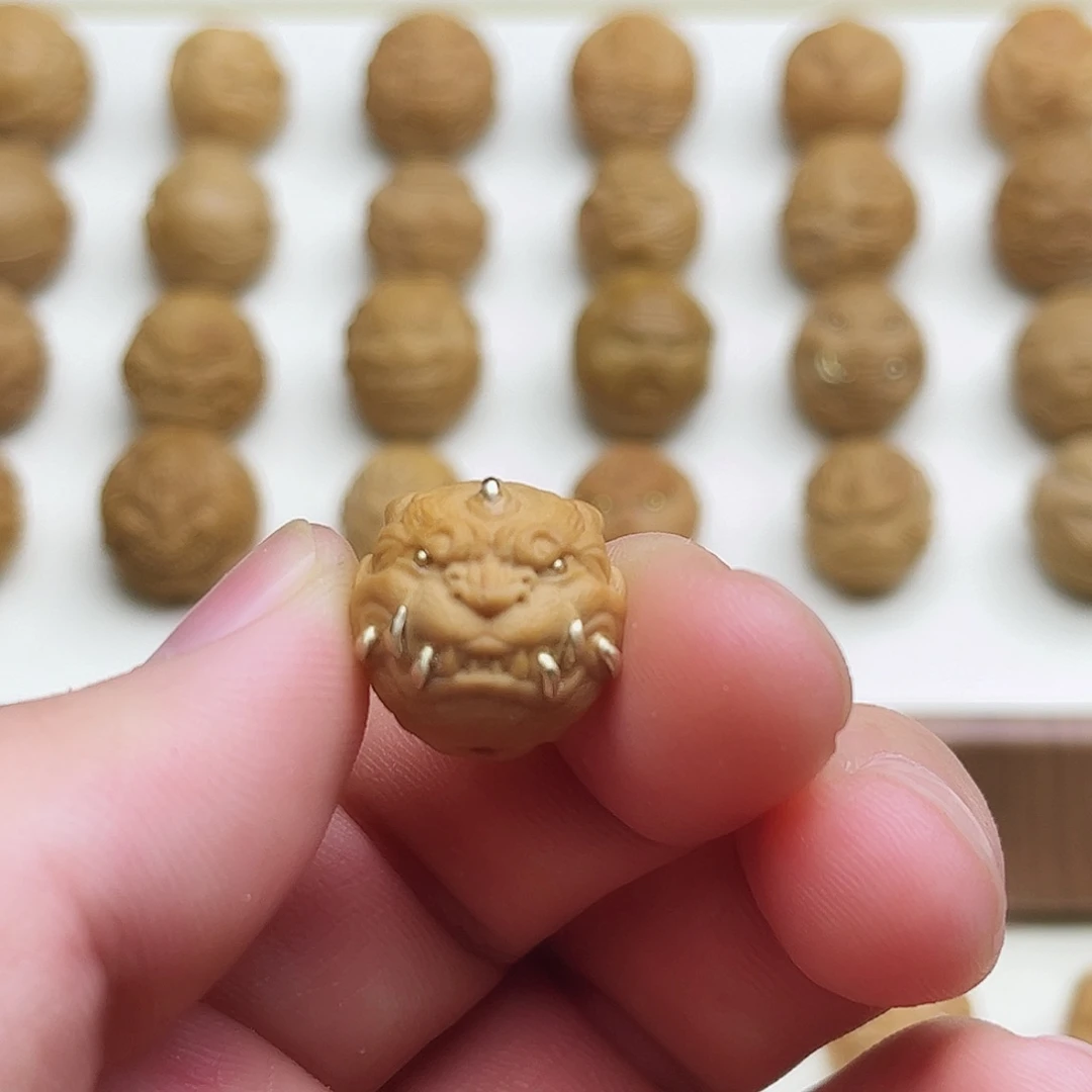 -****-猴头雕刻单颗吞金兽