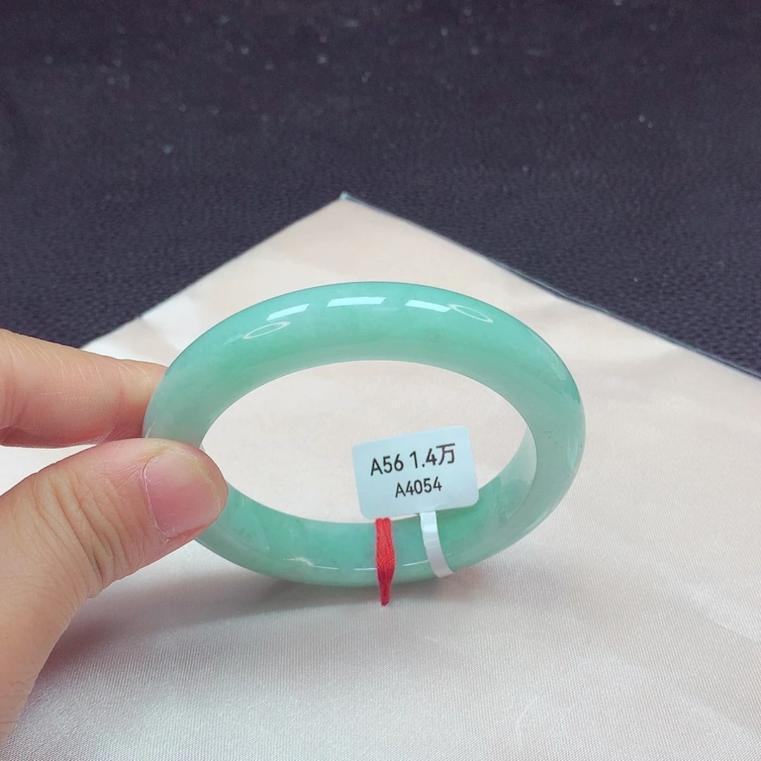 翡翠手镯未镶嵌手镯56