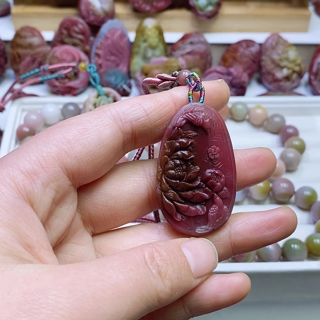 玛瑙/玉髓盐源玛瑙吊坠未镶嵌