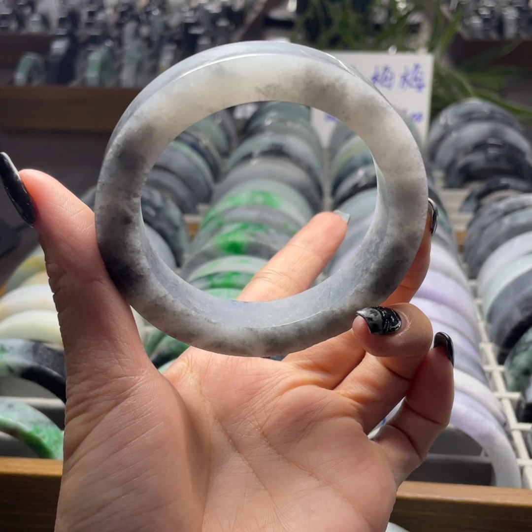 定制翡翠未镶嵌翡翠手镯