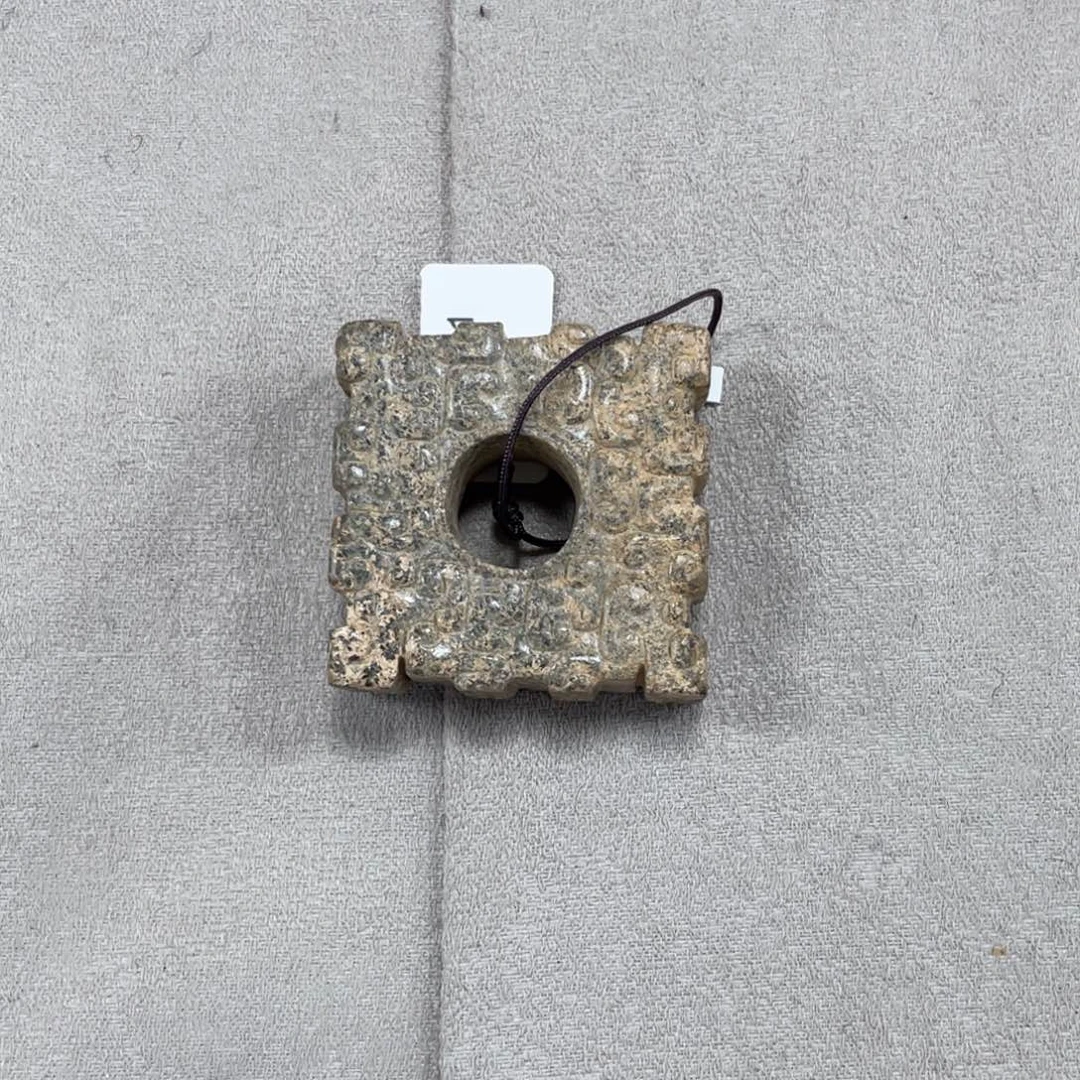 和田玉（糖玉）颈饰未镶嵌不*楼