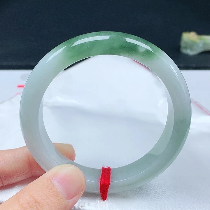 翡翠手镯未镶嵌天然翡翠手镯