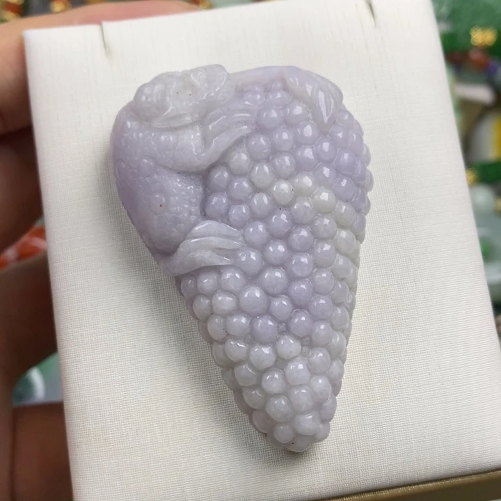 翡翠未镶嵌吊坠(赠链)