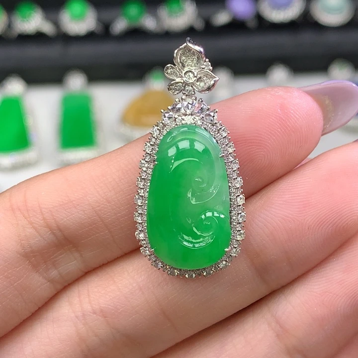 翡翠吊坠(不含链)18K金镶嵌