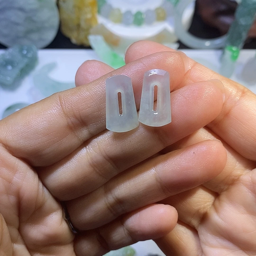 定制翡翠未镶嵌方扣