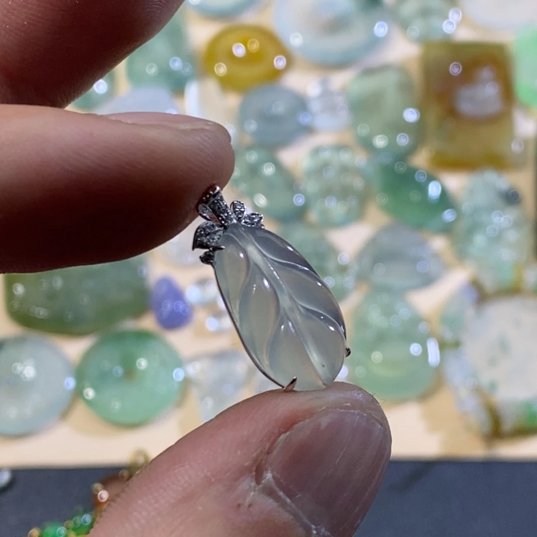 定制翡翠18K金镶嵌豪镶