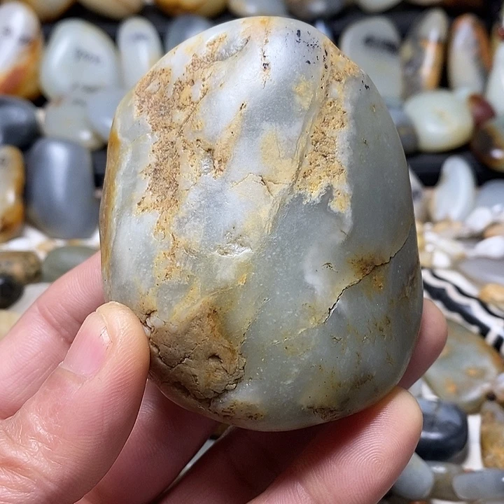 和田玉未镶嵌颈饰把件