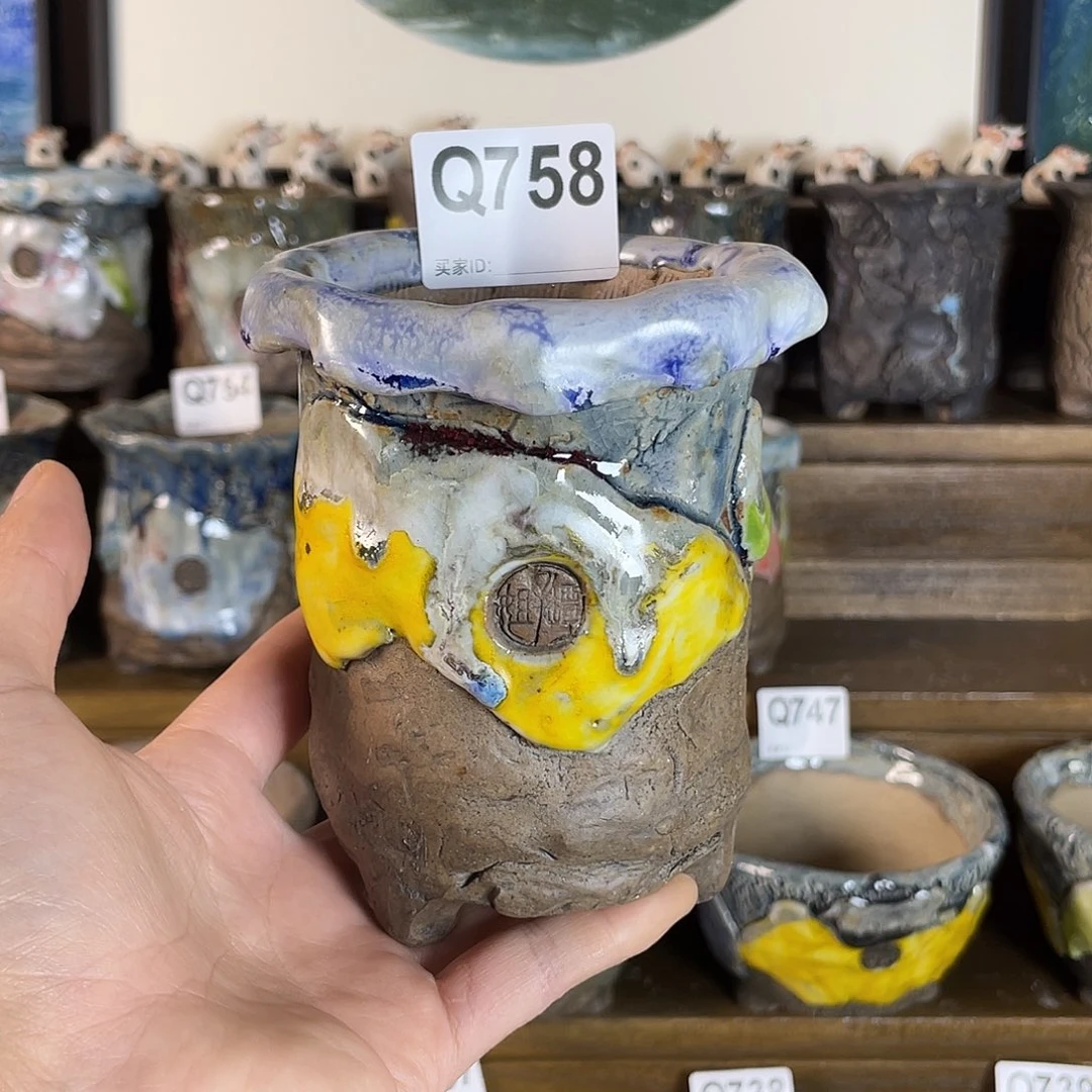 孤品油画山石系列中号老桩内口7