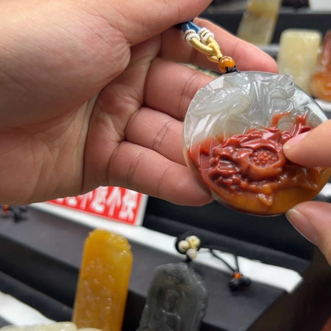 未镶嵌石英质玉（黄龙玉）黄龙玉
