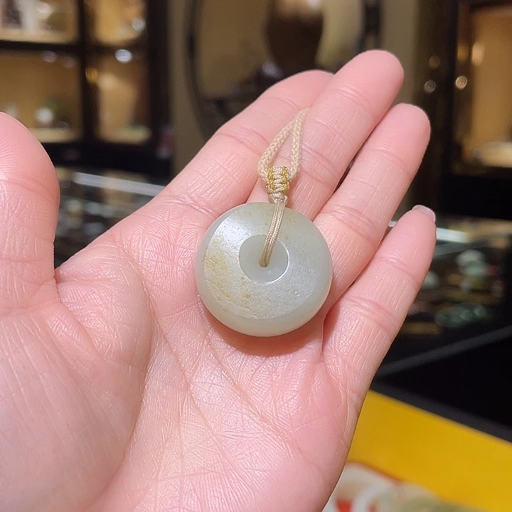 颈饰未镶嵌和田玉平安扣