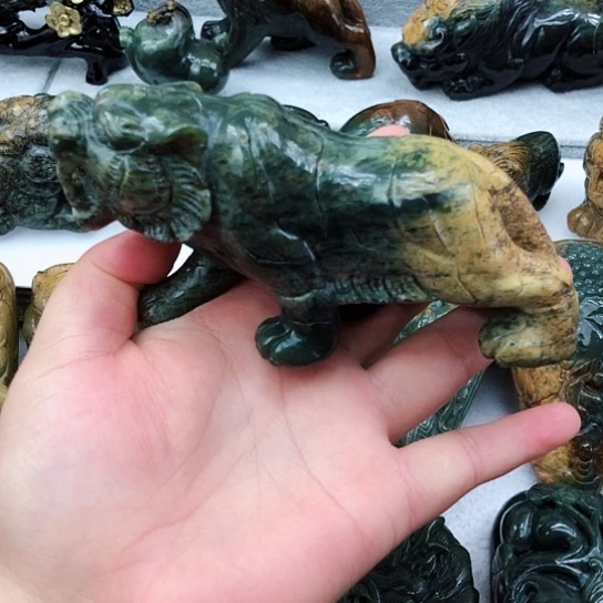 岫岩河磨玉（透闪石质玉）把件未镶嵌