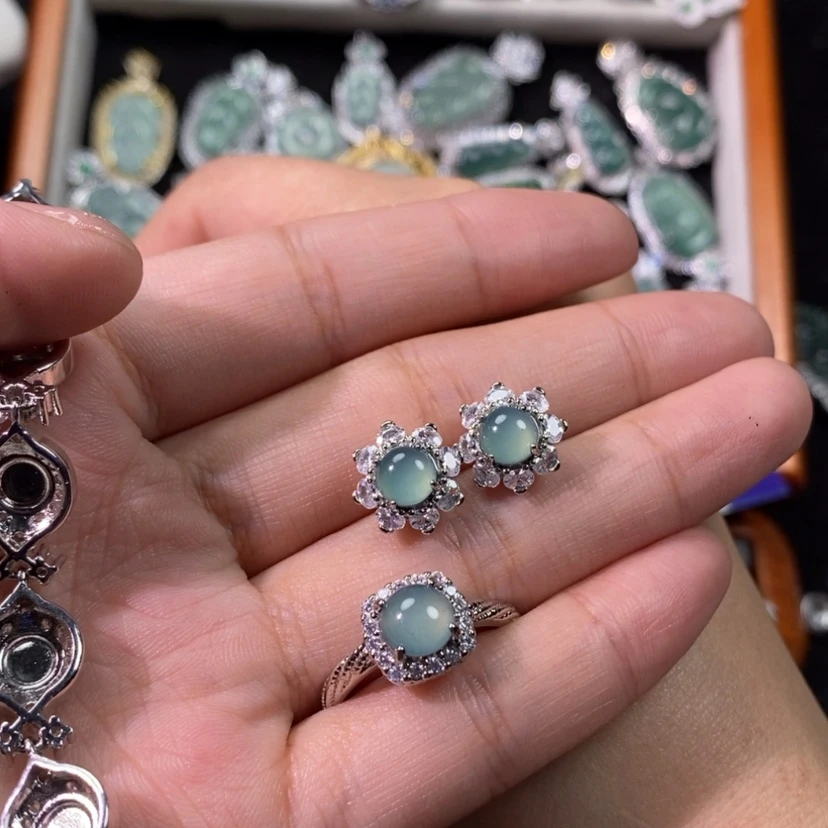 【闪购商品】翡翠颈饰未镶嵌?****?天然