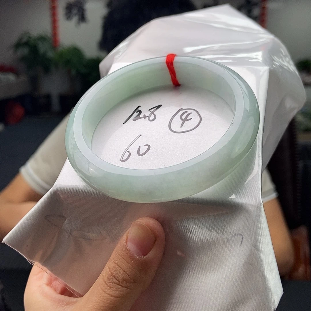 翡翠手镯未镶嵌拍一发一