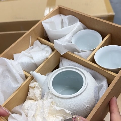 C*  瓷器。瓷器。瓷器。