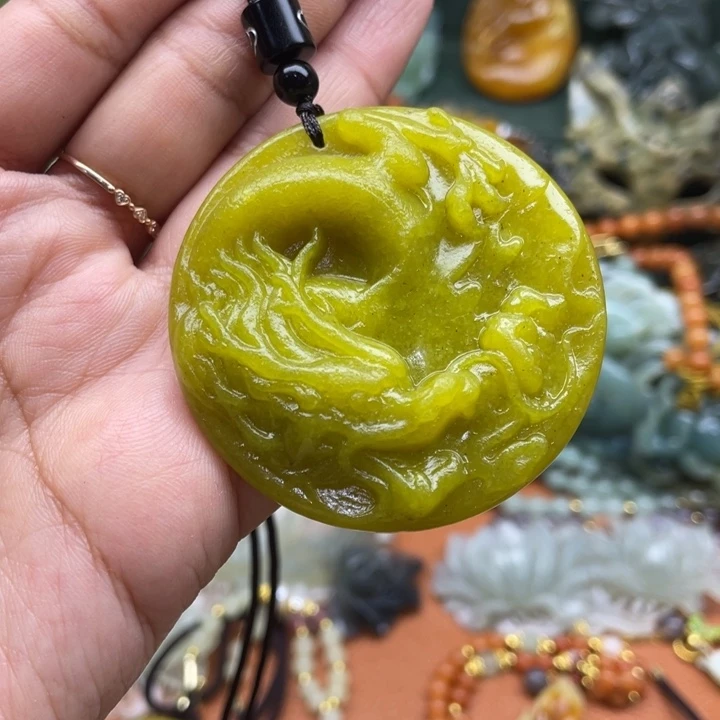 蛇纹石玉合金吊坠