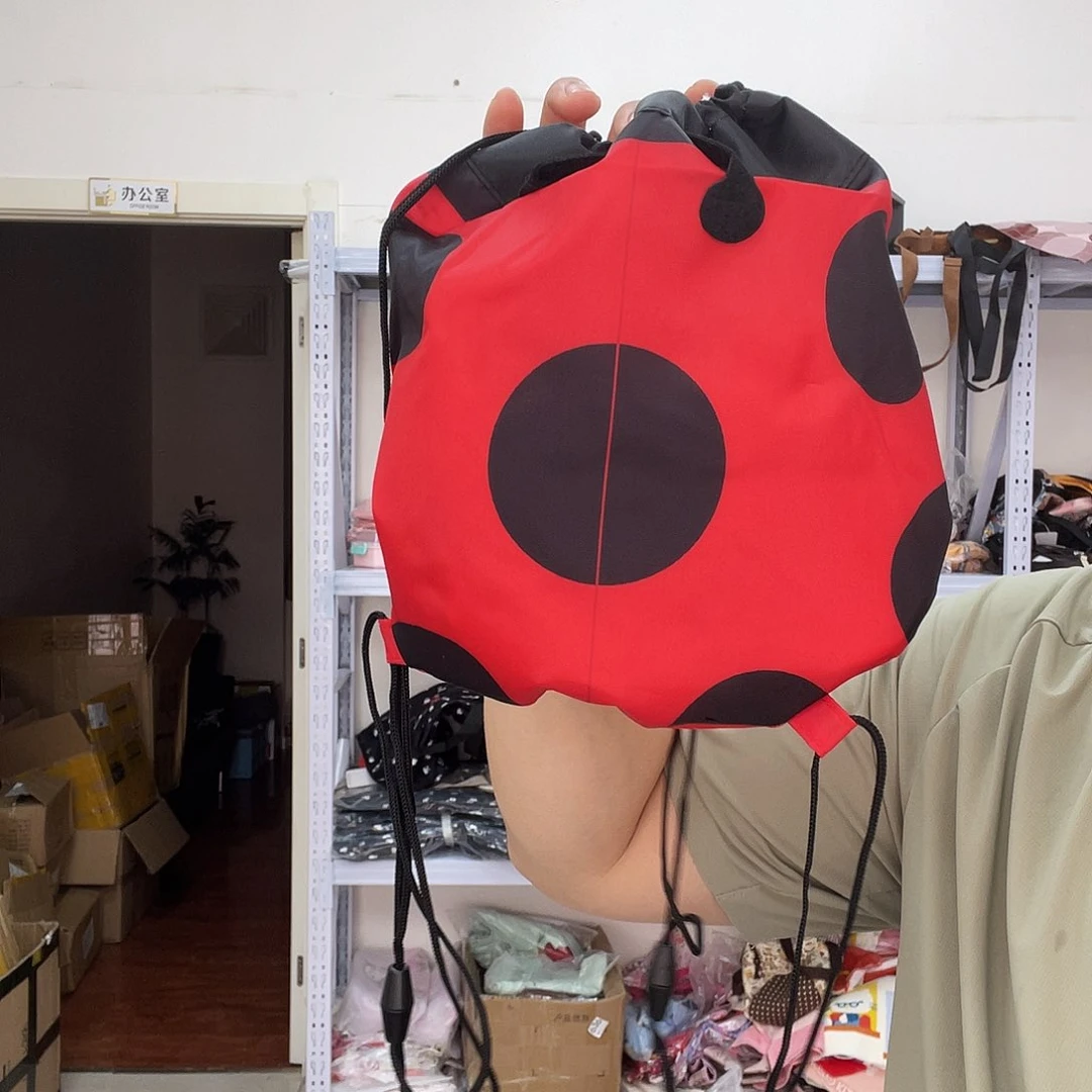 PU化妆包等各种产品和