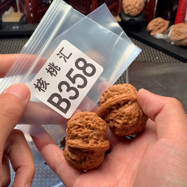 吊坠文玩核桃血麒麟