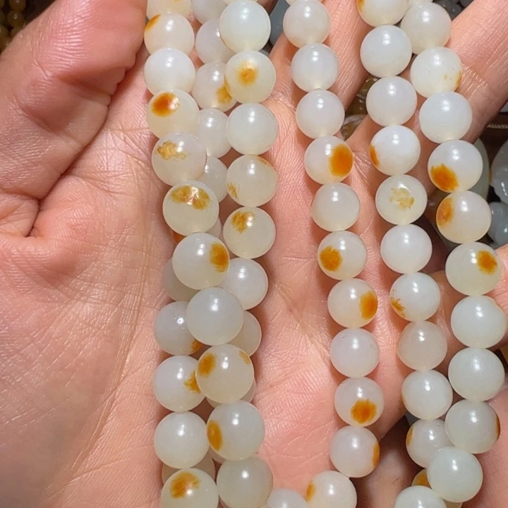 燚***v和田玉未镶嵌颈饰