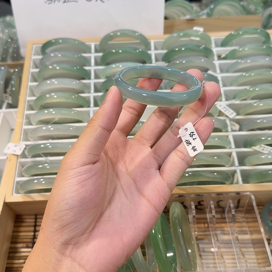 手镯玛瑙/玉髓未镶嵌没有售后圈口56.2