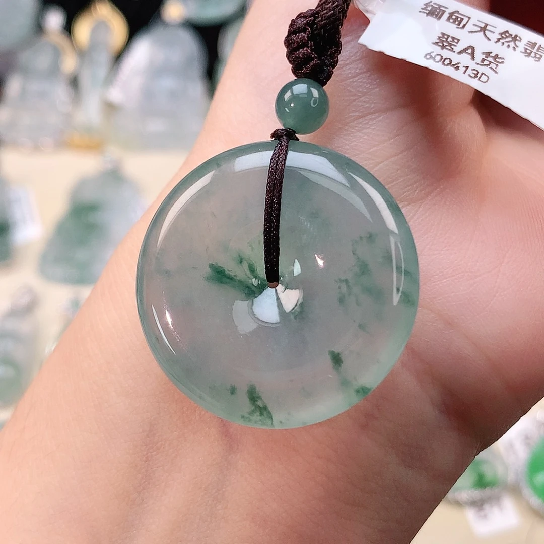 翡翠未镶嵌颈饰平安扣