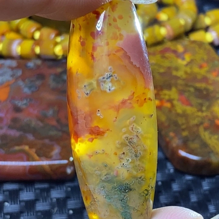 玛瑙/玉髓颈饰未镶嵌