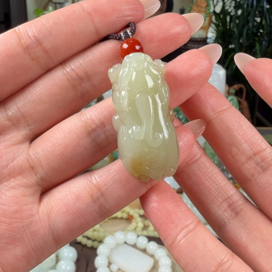 没***期和田玉未镶嵌颈饰