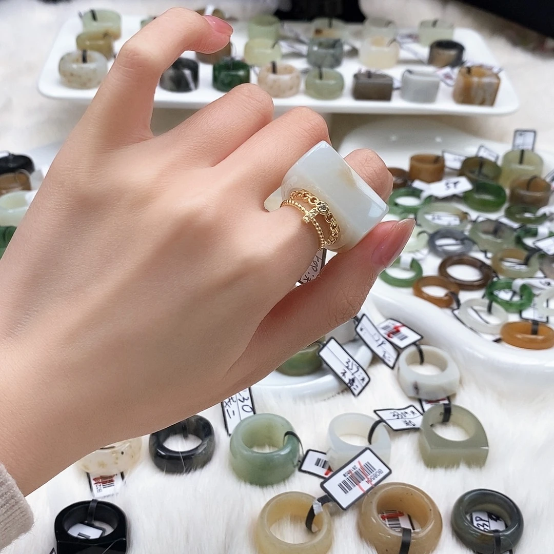 和田玉（糖玉）未镶嵌戒指k8飘糖冰白马鞍 18.5