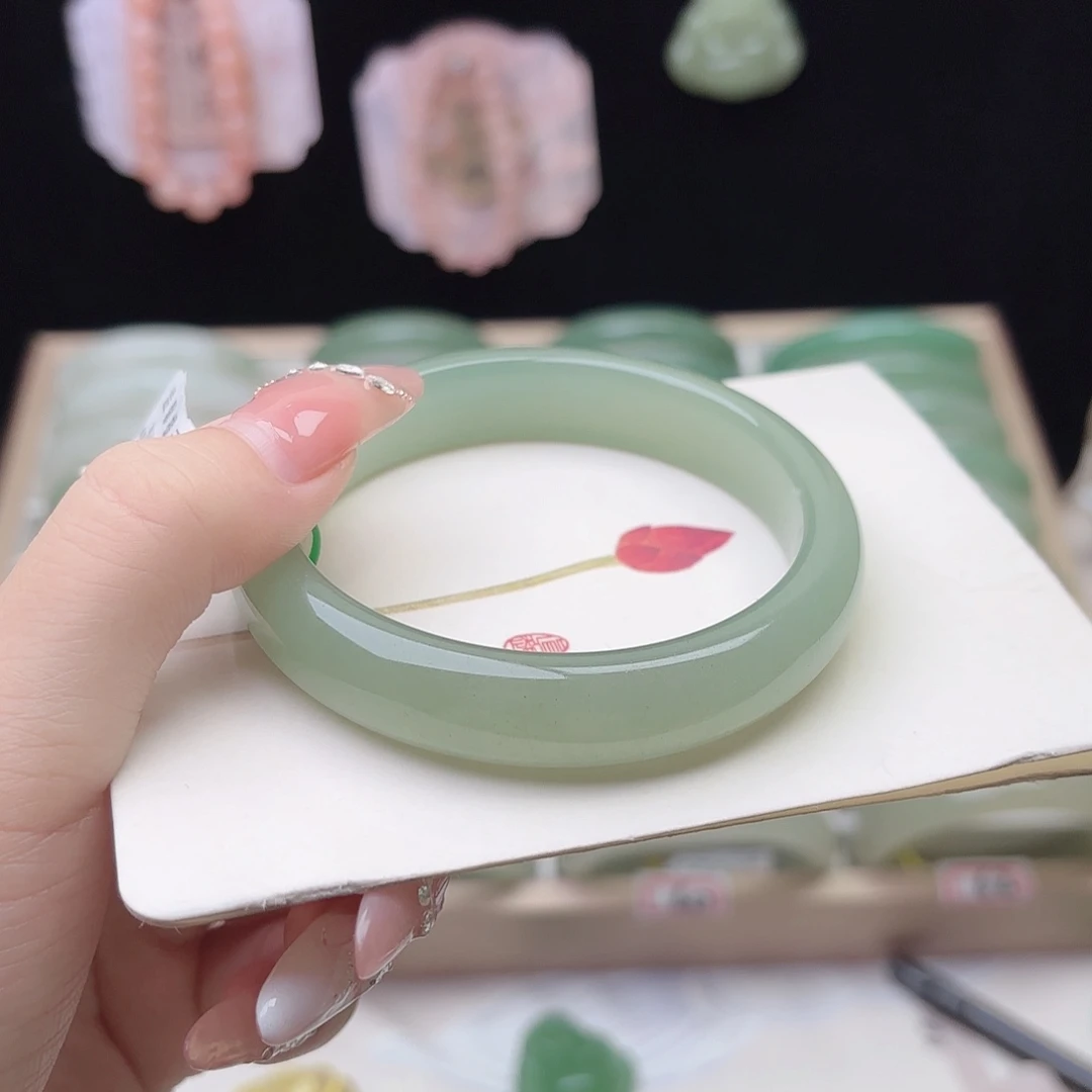 石英质玉未镶嵌手镯60