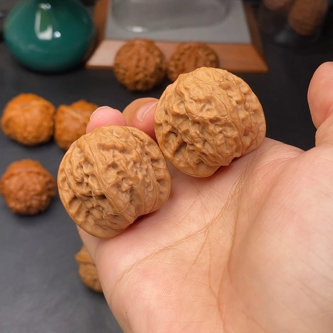 文玩核桃把件野狼全品35