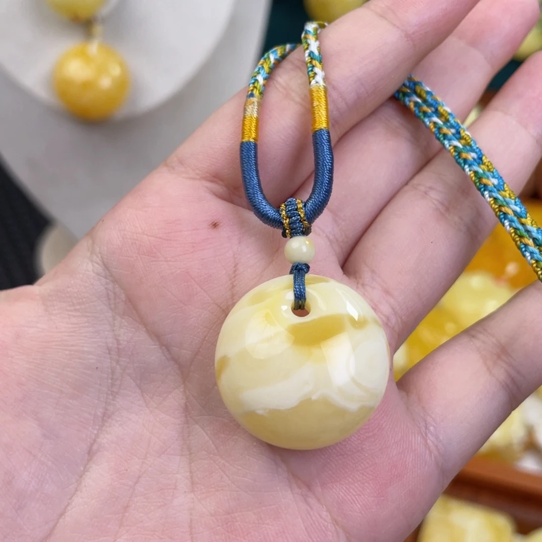 未镶嵌吊坠(赠链)蜜蜡