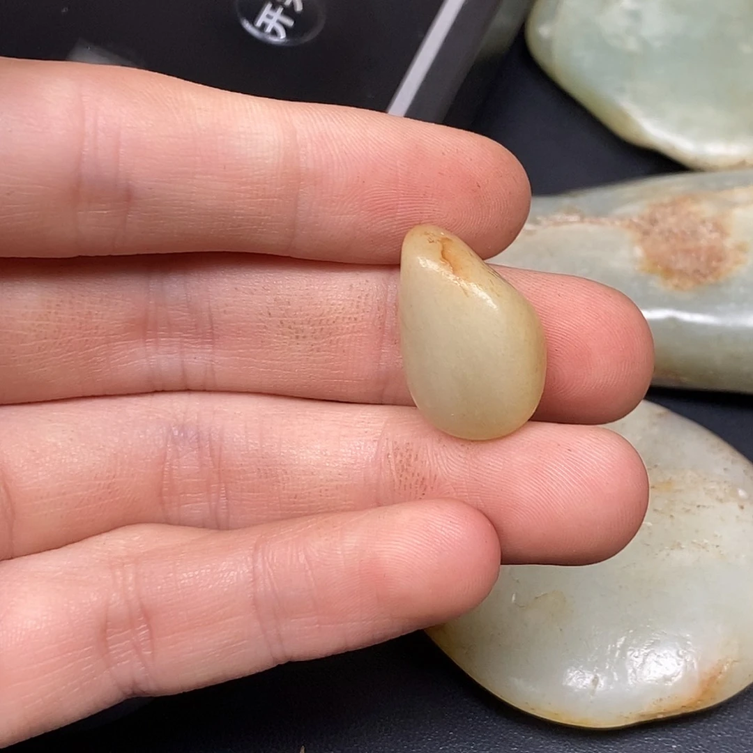 和田玉（糖玉）未镶嵌挂件