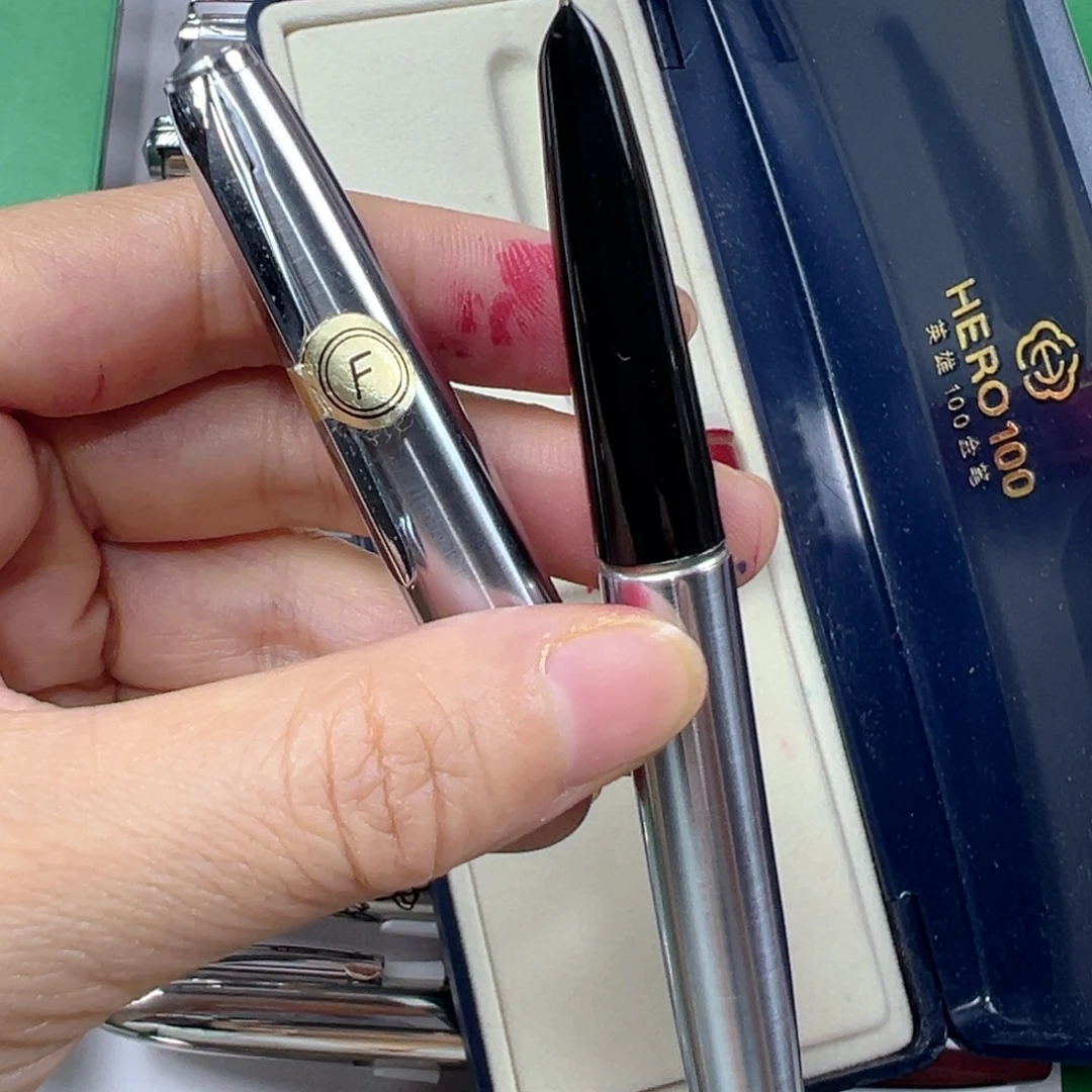 便携式带盒子2002老国金100，14k金笔