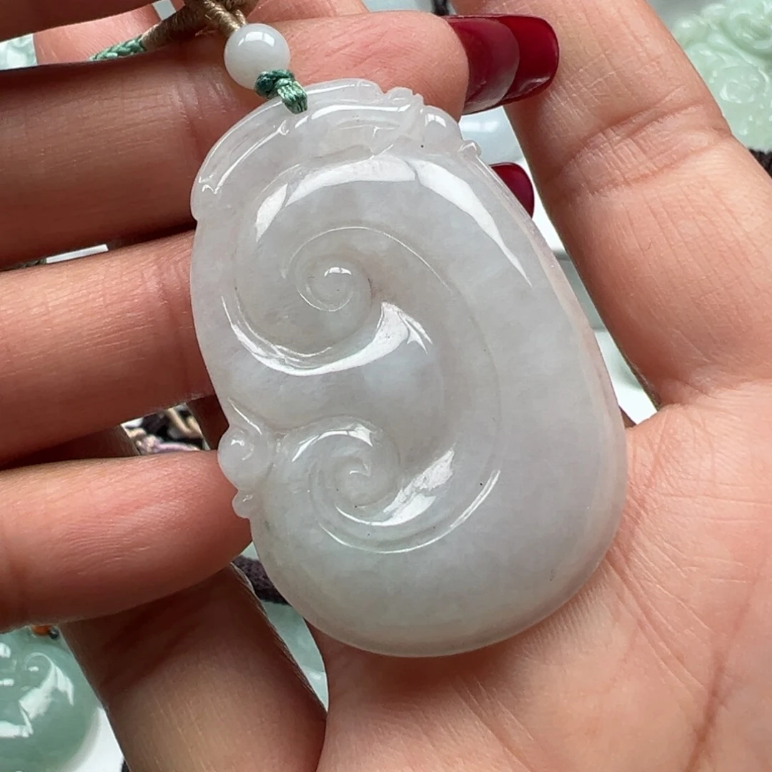 翡翠颈饰未镶嵌如意