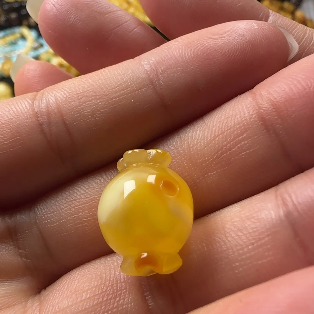蜜蜡未镶嵌颈饰蜜蜡俏色糖果吊坠
