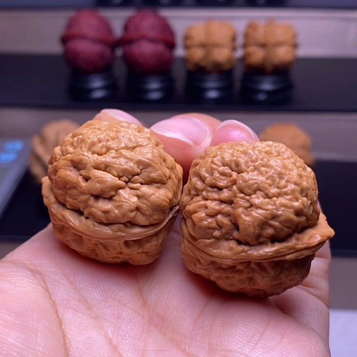 文玩核桃把件凤眼舍利46