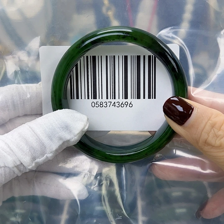 九****和田玉未镶嵌手镯包容58