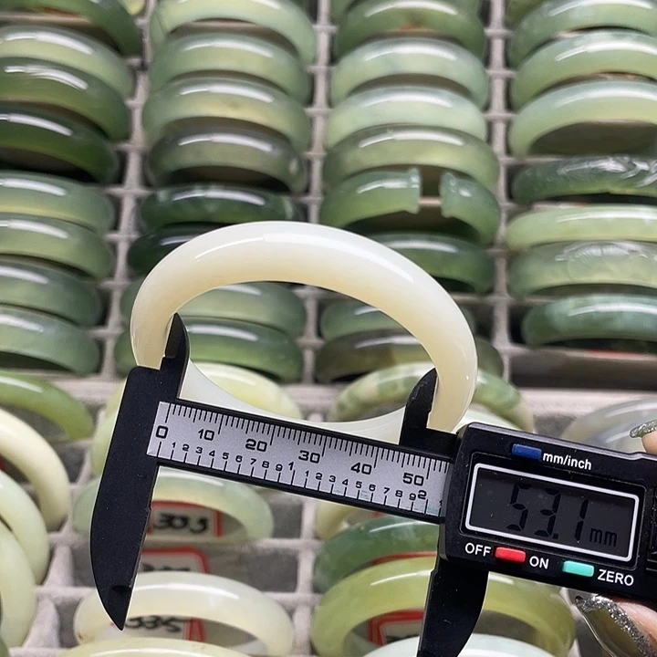 蛇纹石玉未镶嵌手镯334
