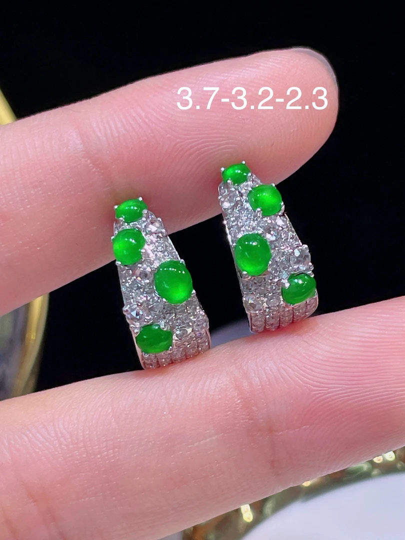 18k豪华镶嵌天然缅甸翡翠A货高冰正阳绿小绿蛋面耳环耳包