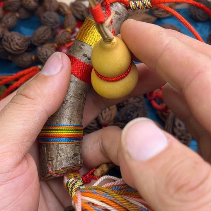 康***好木质非金属桃枭吊坠桃枭吊坠