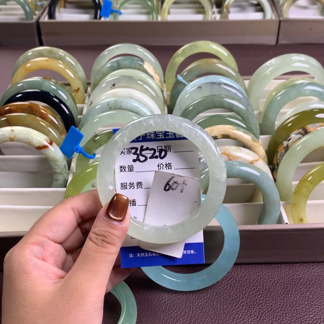 未镶嵌蛇纹石玉手镯3520