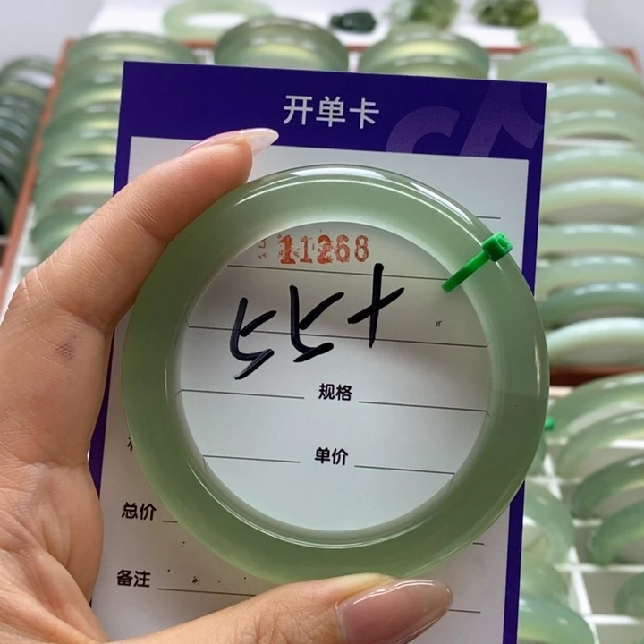 岫玉手镯未镶嵌花***包