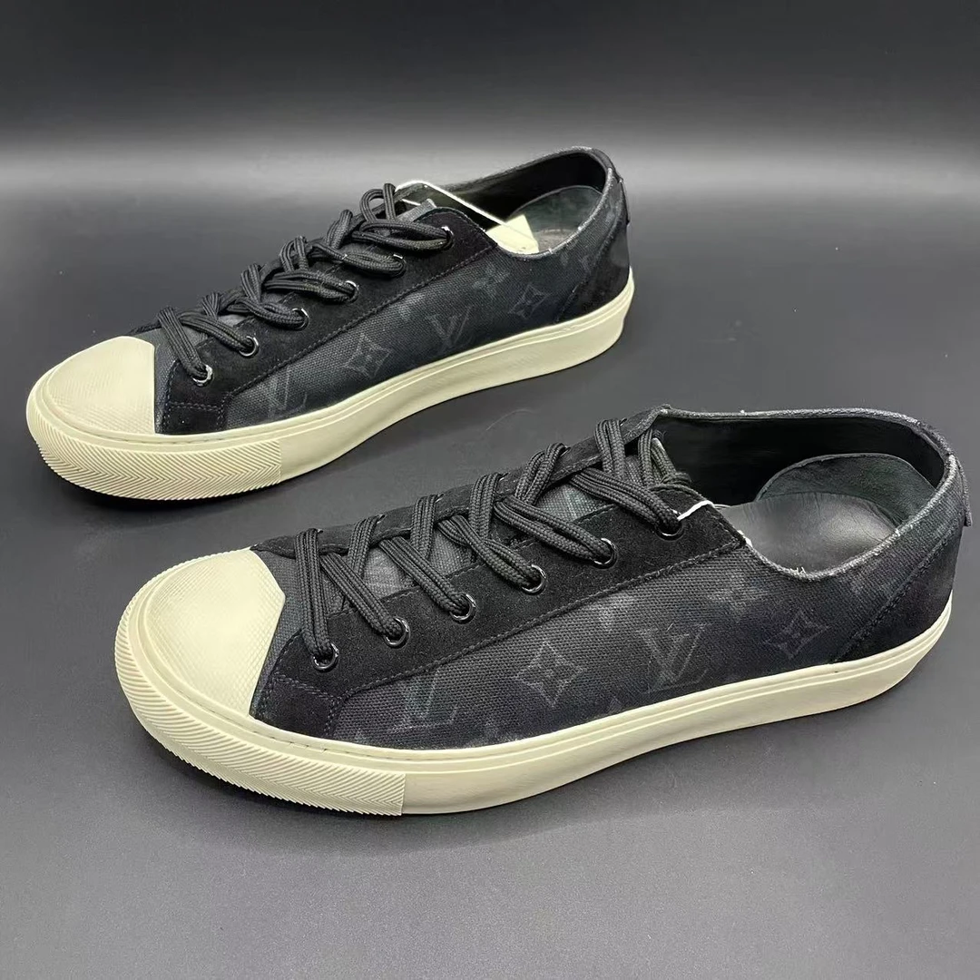 95新 LouisVuitton/路易威登 【聚星优选】黑色板鞋41.5码 lo361s