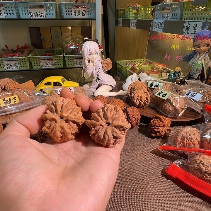 雨***晨桃核把件42原桩苹果园
