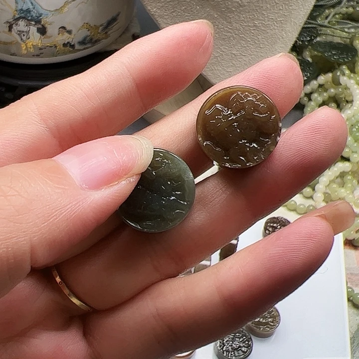 和田玉未镶嵌颈饰23通孔