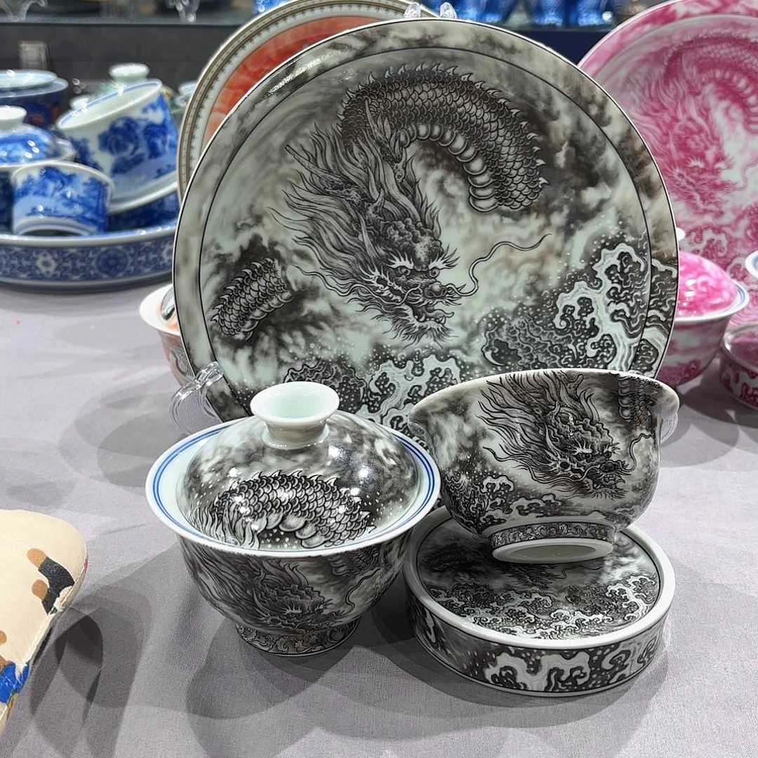 瓷片景德镇瓷器精品陈列
