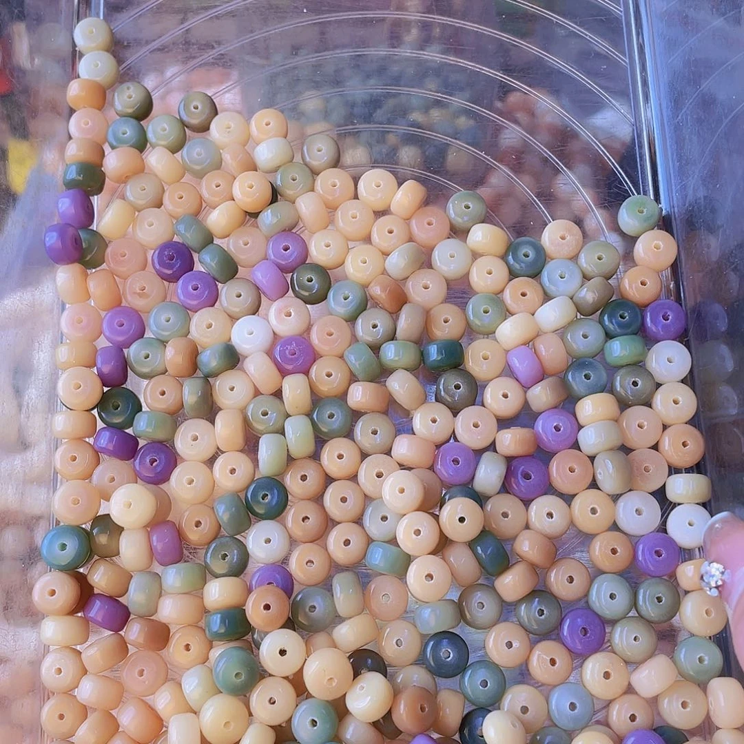 白玉菩提吊坠300颗。6*9mm小糖片