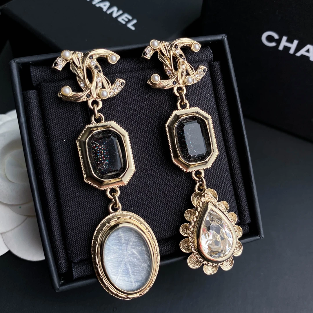 未使用 Chanel/香奈儿 闲置 22K黑色方糖镶钻彩宝长款 耳环S5909