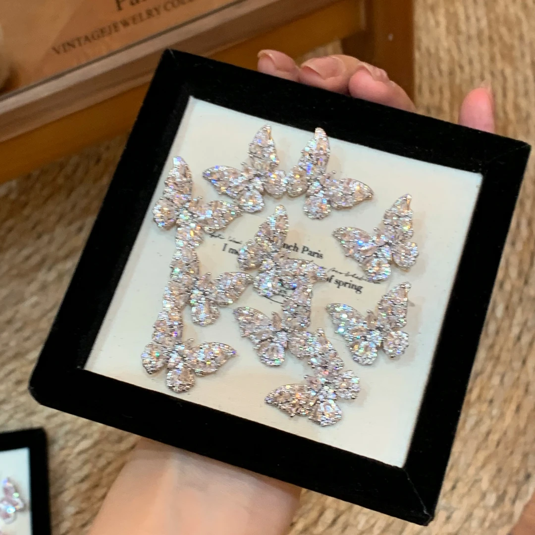 铜合金合成锆石耳饰 白色锆石蝴蝶小众设计感耳钉